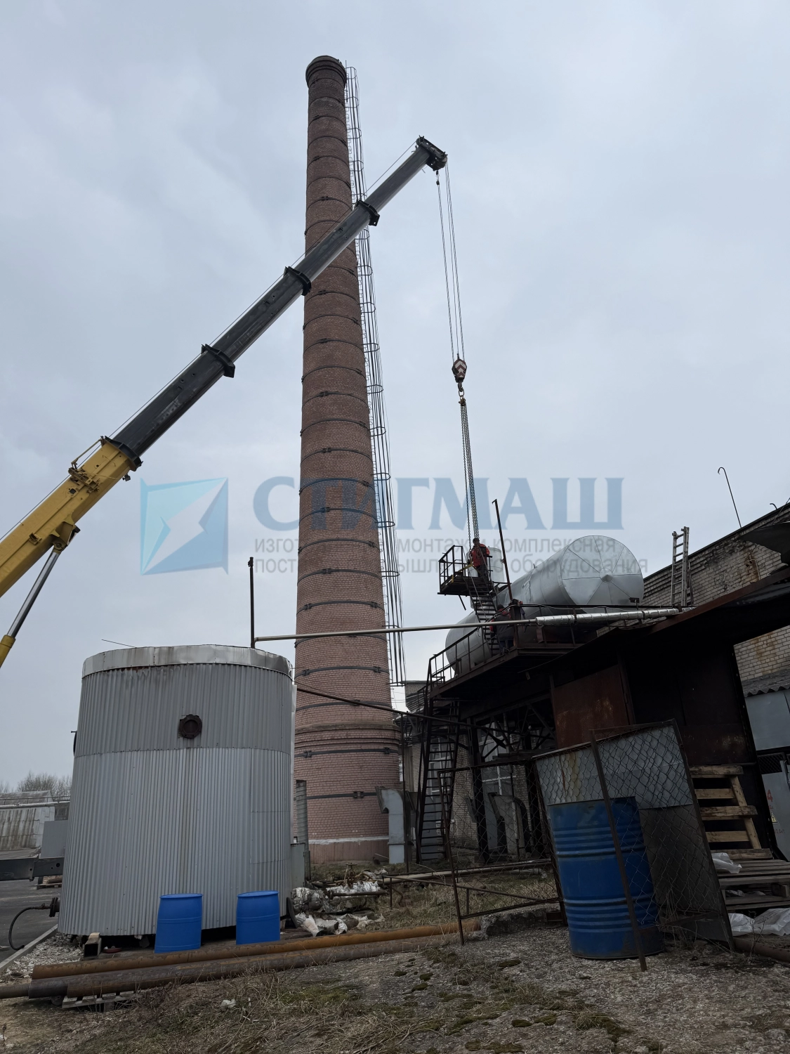 Монтаж деаэраторного бака 25 куб.м. с деаэраторной колонкой ДА 50