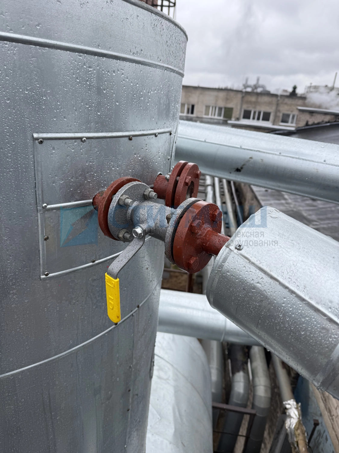 Монтаж деаэраторного бака 25 куб.м. с деаэраторной колонкой ДА 50