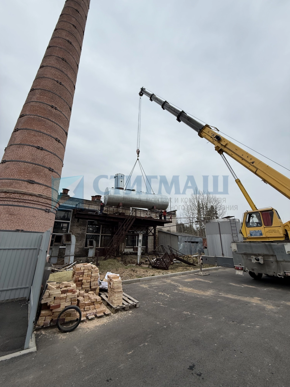 Монтаж деаэраторного бака 25 куб.м. с деаэраторной колонкой ДА 50