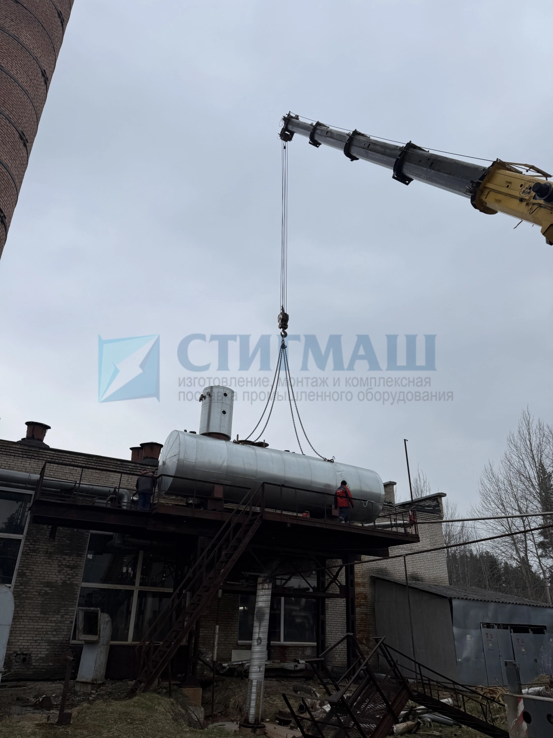 Монтаж деаэраторного бака 25 куб.м. с деаэраторной колонкой ДА 50